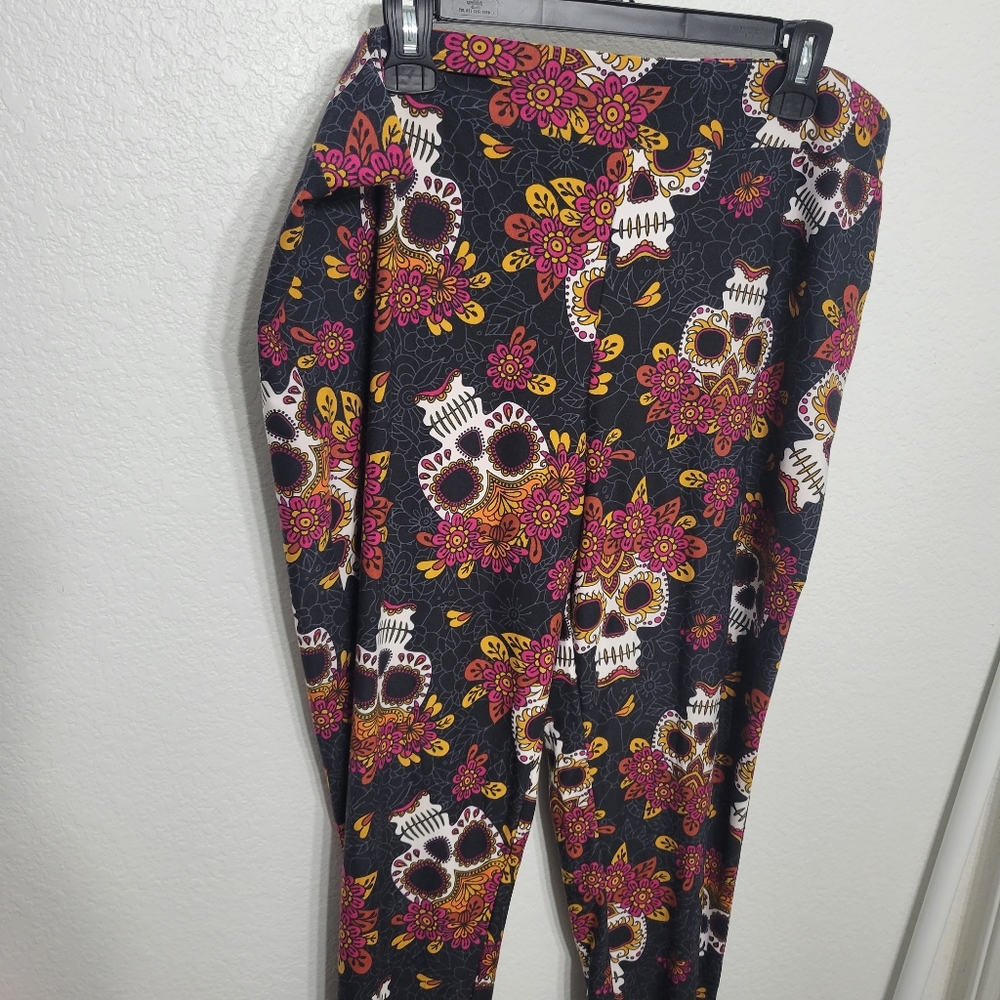 Fall Halloween Sugar Skulls Skeleton Leggings, Dia De Los Muertos, Size 2X 20-22